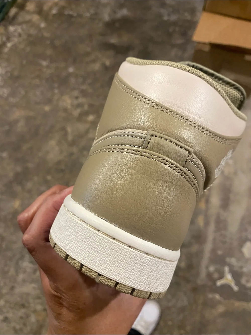 Nike Air Jordan 1 Mid Men's Sneakers - Tan / Cream